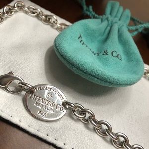 Tiffany & Co RTT choker necklace.
